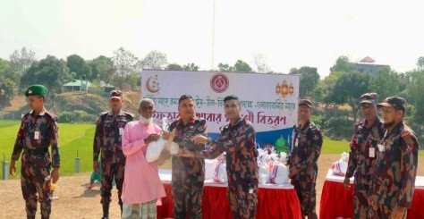 হতদরিদ্র পাহাড়ি-বাঙ্গালি মানুষের মাঝে বাবুছড়া ব্যাটালিয়নের ইফতার ও খাদ্য সামগ্রী বিতরণ