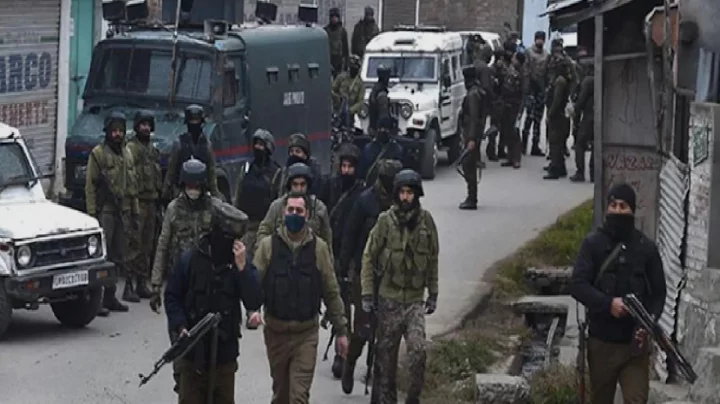 কাশ্মীরে বন্দুকযুদ্ধে চার পুলিশসহ নিহত ৬