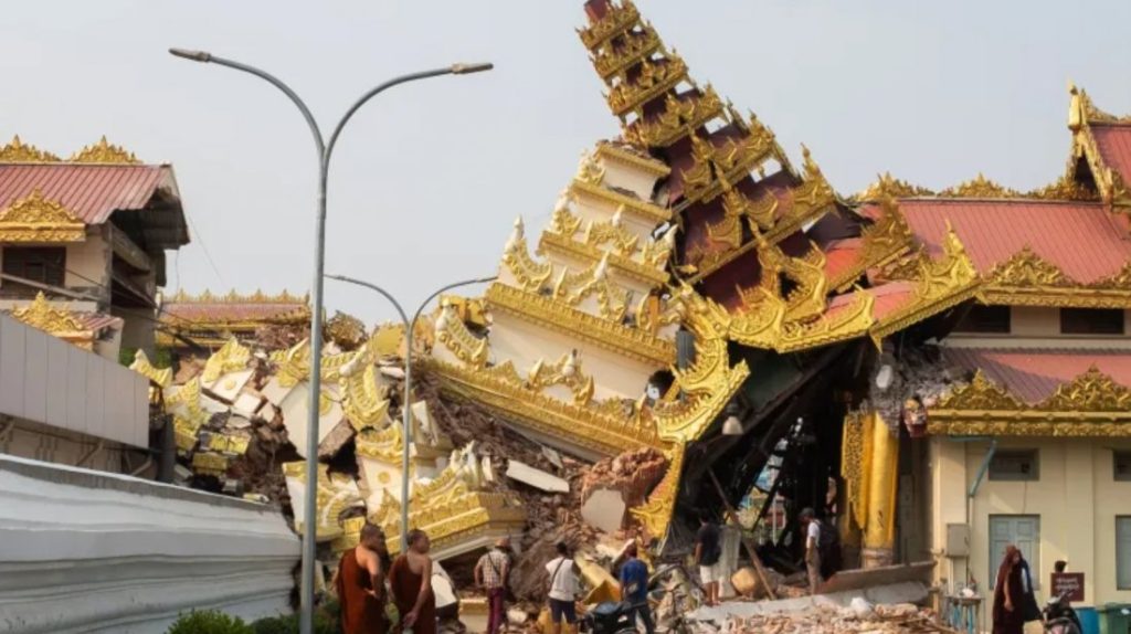 মিয়ানমারে সরঞ্জামের অভাবে উদ্ধার তৎপরতা ব্যাহত