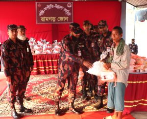 রামগড় বিজিবির মানবিক উদ্যোগ: ১৬০ পরিবার পেল ইফতার ও খাদ্যসামগ্রী
