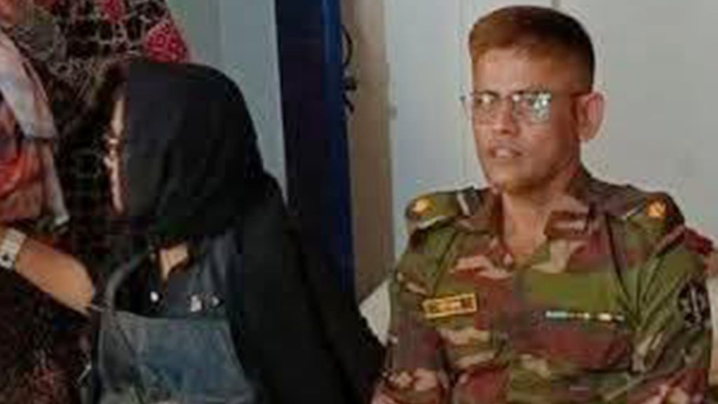 মেজর সেজে প্রতারণা, সেনাবাহিনীর হাতে স্বামী-স্ত্রী আটক