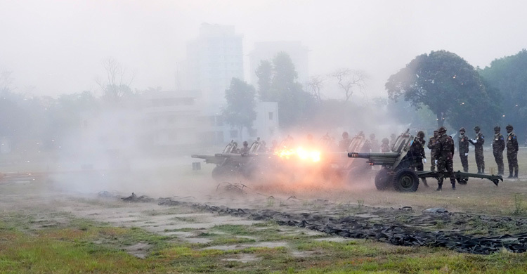 স্বাধীনতা দিবসে সেনাবাহিনীর ৩১ বার তোপধ্বনি প্রদর্শন
