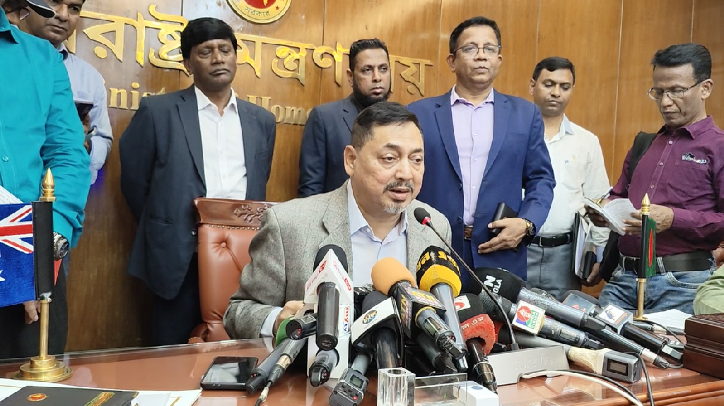 দেশে জরুরি অবস্থা জারি নিয়ে গুজব ছড়ানো হচ্ছে: স্বরাষ্ট্রসচিব