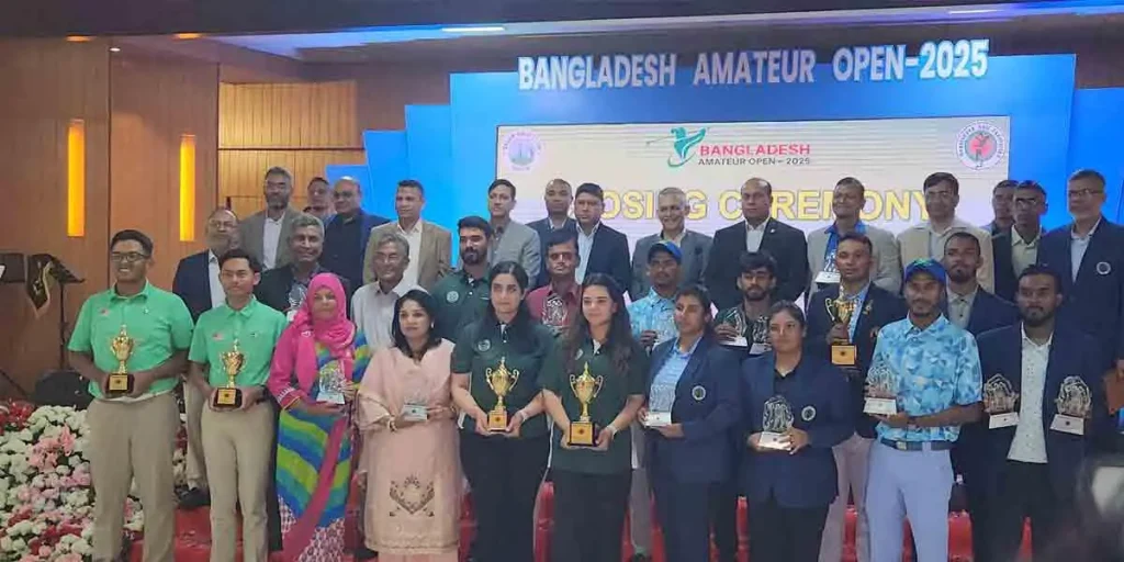 বাংলাদেশ অ্যামেচার গলফ টুর্নামেন্টের পুরস্কার বিতরণ করলেন সেনাপ্রধান