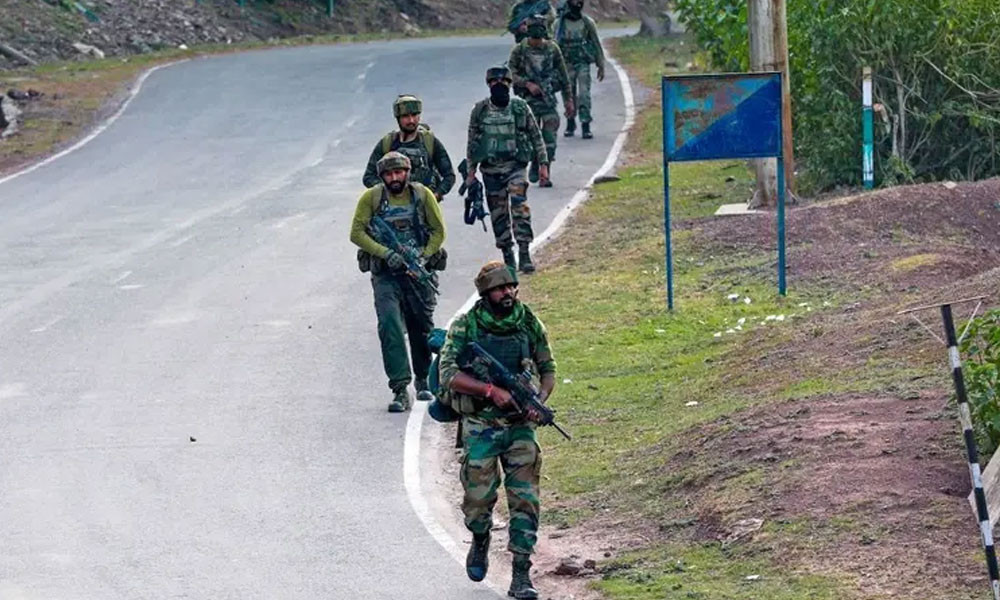 কাশ্মীরে দুই অস্ত্রধারীকে গুলি করে হত্যার দাবি ভারতীয় সেনাবাহিনীর