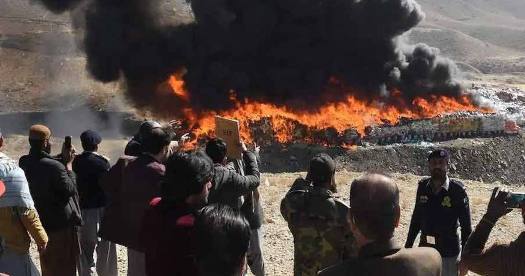 পাকিস্তানি সেনা কনভয়ে ভয়াবহ বিস্ফোরণ: নিহত অন্তত ১০