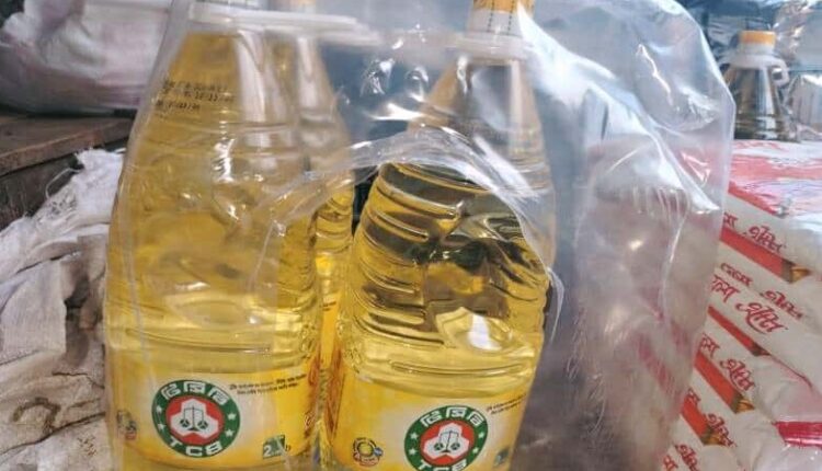 অবৈধভাবে পাচারকালে কাপ্তাইয়ে বিপুল পরিমাণ টিসিবি পণ্য জব্দ করল সেনাবাহিনী