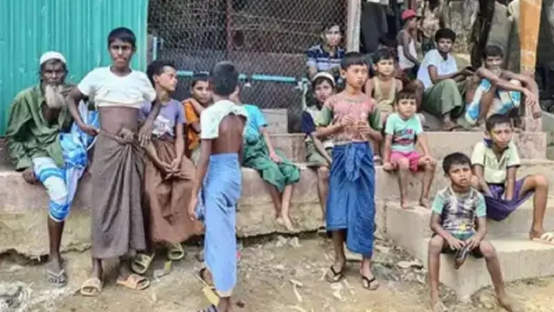 মংডুতে রোহিঙ্গাদের গ্রাম ছাড়ার নির্দেশ আরাকান আর্মির