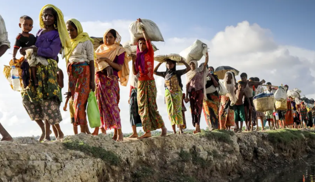 আরাকান আর্মির নির্যাতনে রোহিঙ্গাদের বাংলাদেশমুখী স্রোতের শঙ্কা