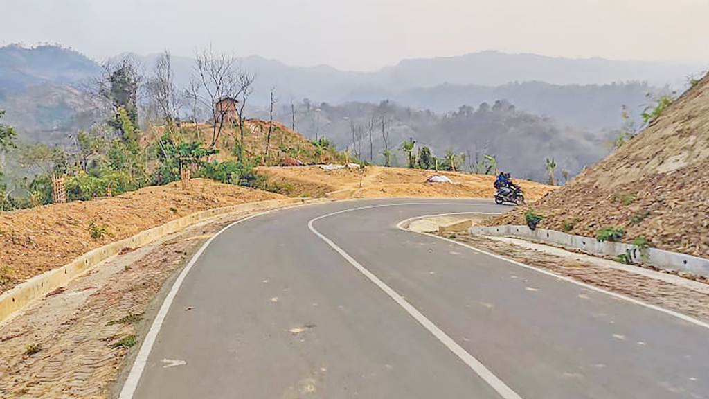 অপার্থিব সুন্দর রাঙামাটির মাঝিপাড়া সীমান্ত সড়ক