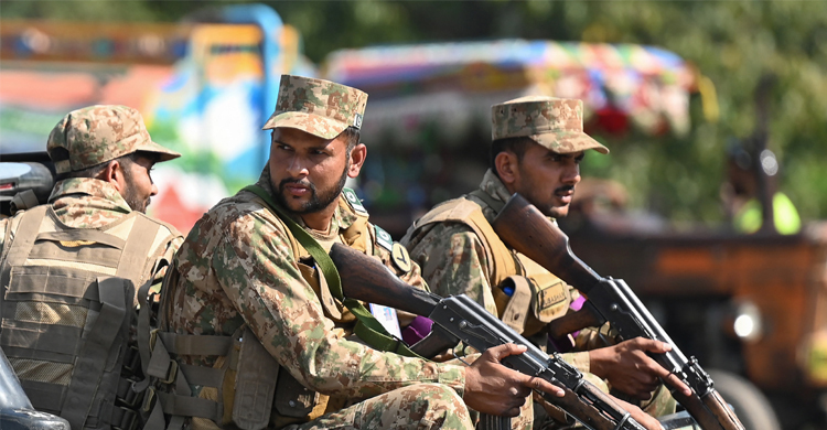 পাকিস্তানে নিরাপত্তা বাহিনীর অভিযানে নিহত ৬