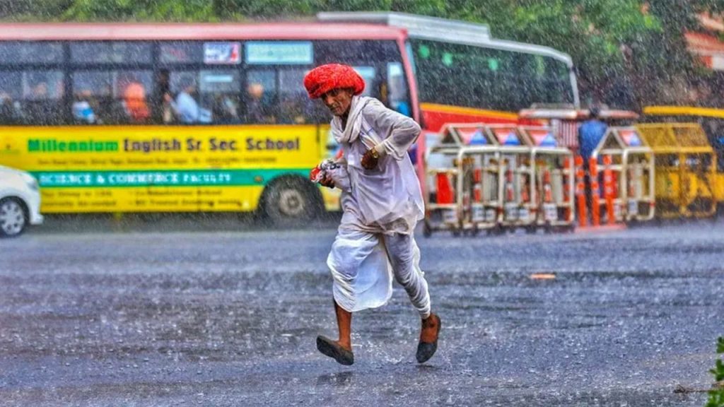 ভারতের বিহারে ভারী বর্ষণ-বজ্রপাত, ২৫ জনের মৃত্যু