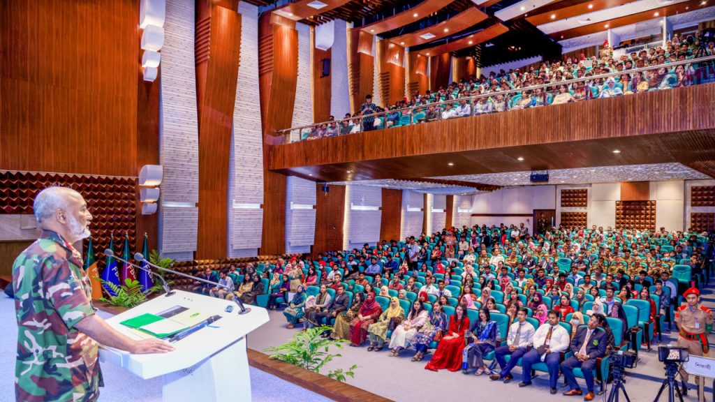 নবীন শিক্ষার্থীদের বরণ করল বিইউপি