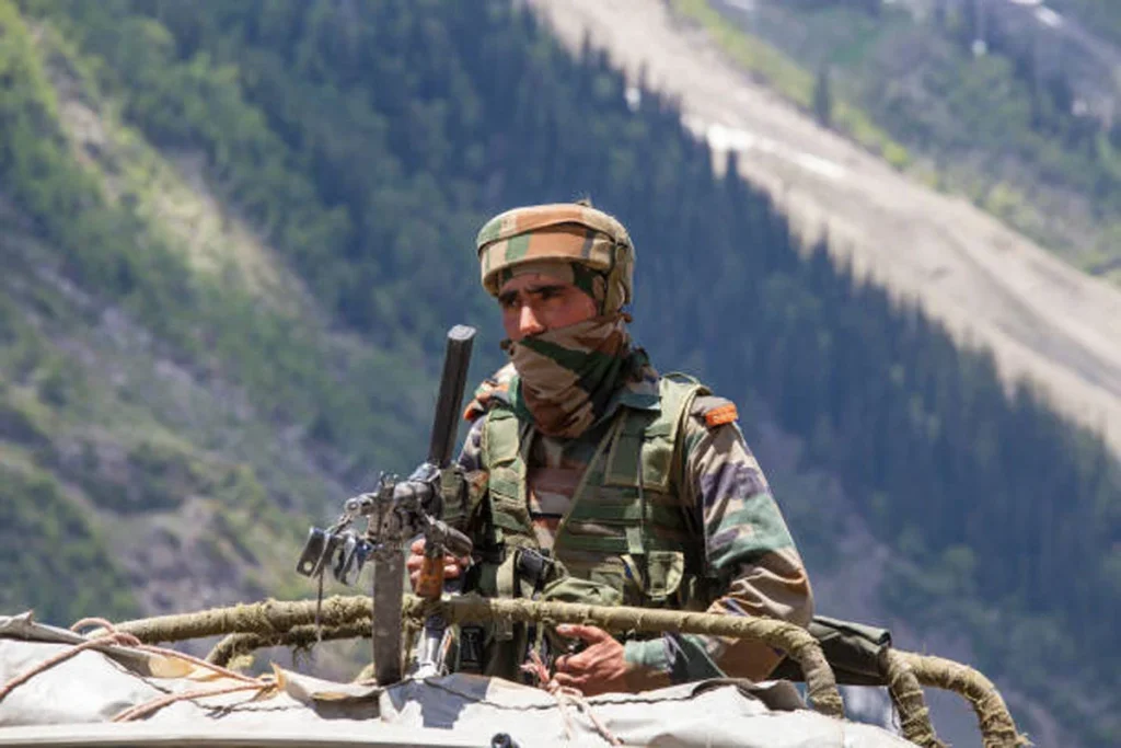 ভারত-পাকিস্তান সীমান্তে উত্তেজনা প্রশমনে সেনা প্রত্যাহারের সিদ্ধান্ত