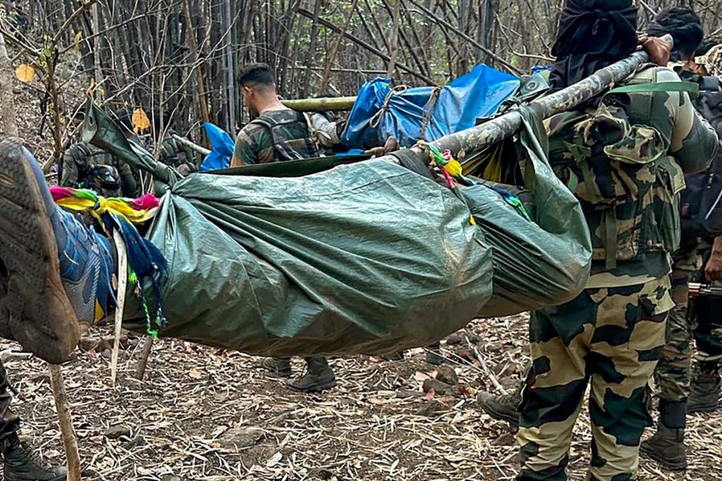 ভারতে যৌথবাহিনীর সঙ্গে বন্দুকযুদ্ধে ৩০ মাওবাদী নিহত