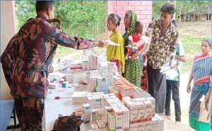 রামগড় বিজিবির মেডিকেল ক্যাম্পে দুই’শ জনকে বিনামূল্যে চিকিৎসা ও ঔষধ বিতরণ