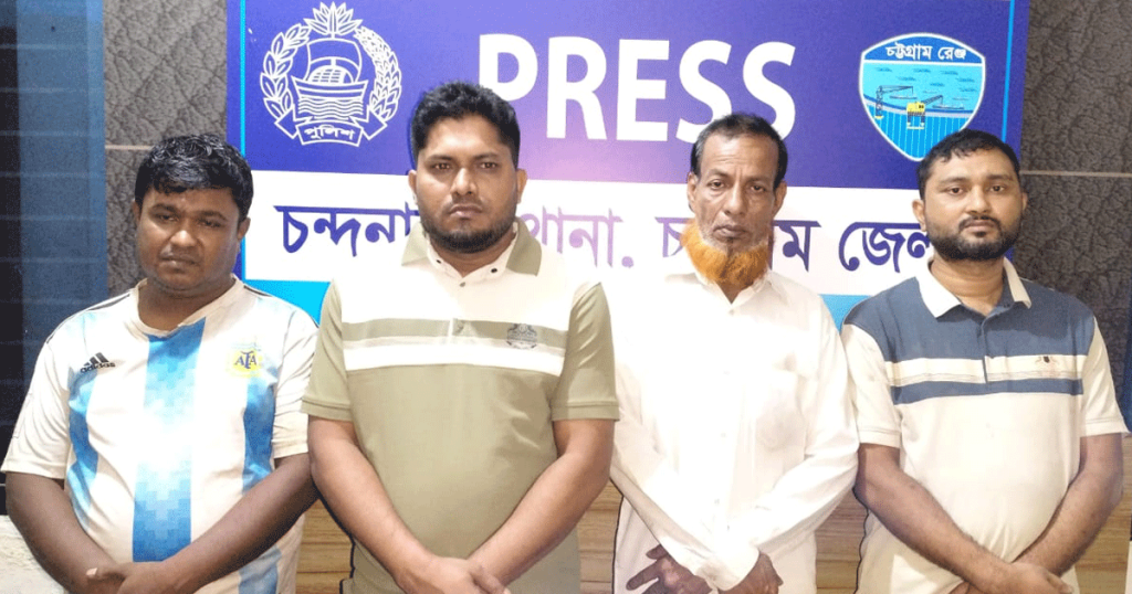 সেনাবাহিনীর গাড়ি নজরদারি-তথ্য পাচার, আটক ৪