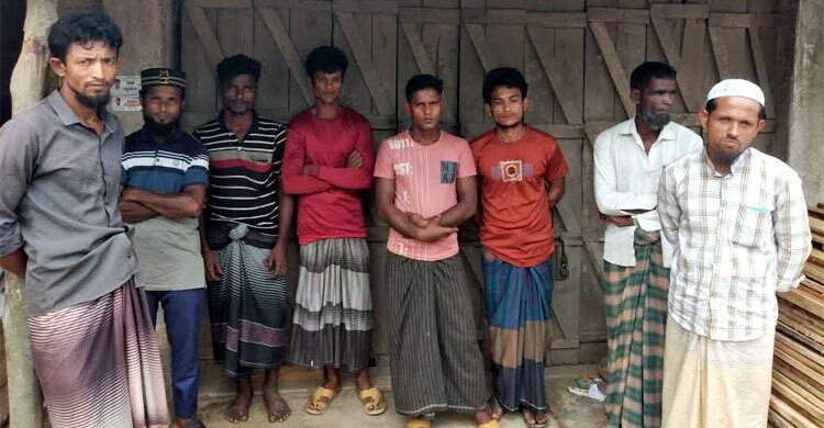 বান্দরবানে গাছ কাটতে এসে ৮ রোহিঙ্গা আটক