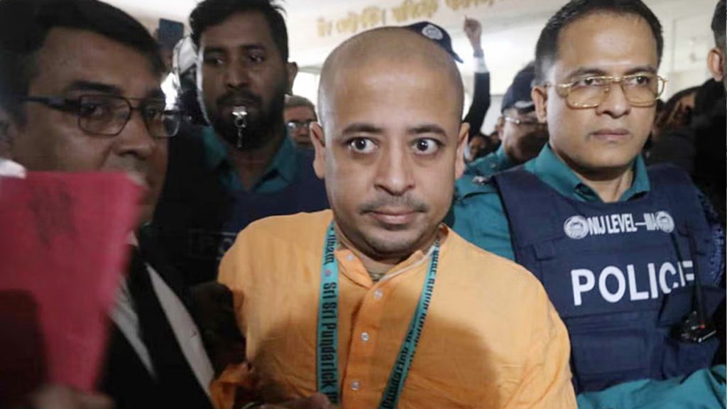 ইসকনের বহিষ্কৃত নেতা চিন্ময় দাসকে জেলগেটে জিজ্ঞাসাবাদের নির্দেশ