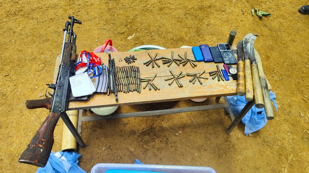 রাঙামাটিতে সেনাবাহিনীর সাথে গোলাগুলি, অস্ত্রসহ ৩ ইউপিডিএফ সন্ত্রাসী আটক