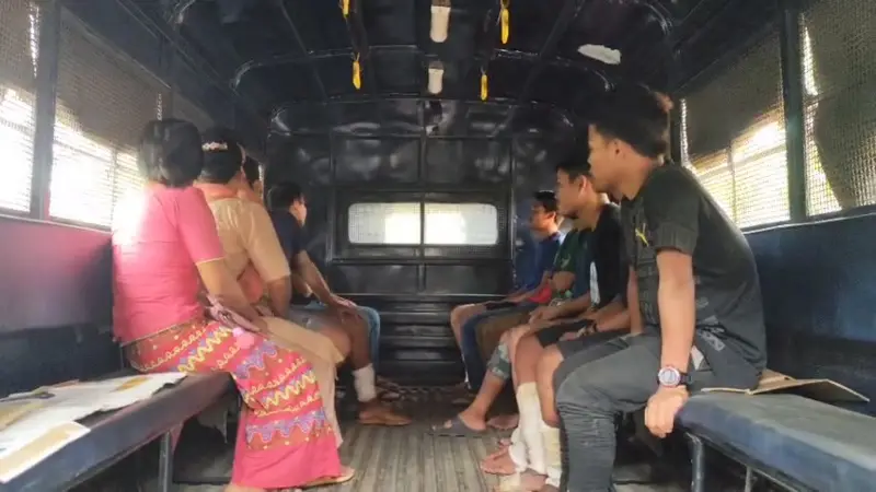 ভারতের ত্রিপুরায় ১৩ জন জেএসএস সন্ত্রাসী আটক, পুশব্যাকের প্রস্তুতি