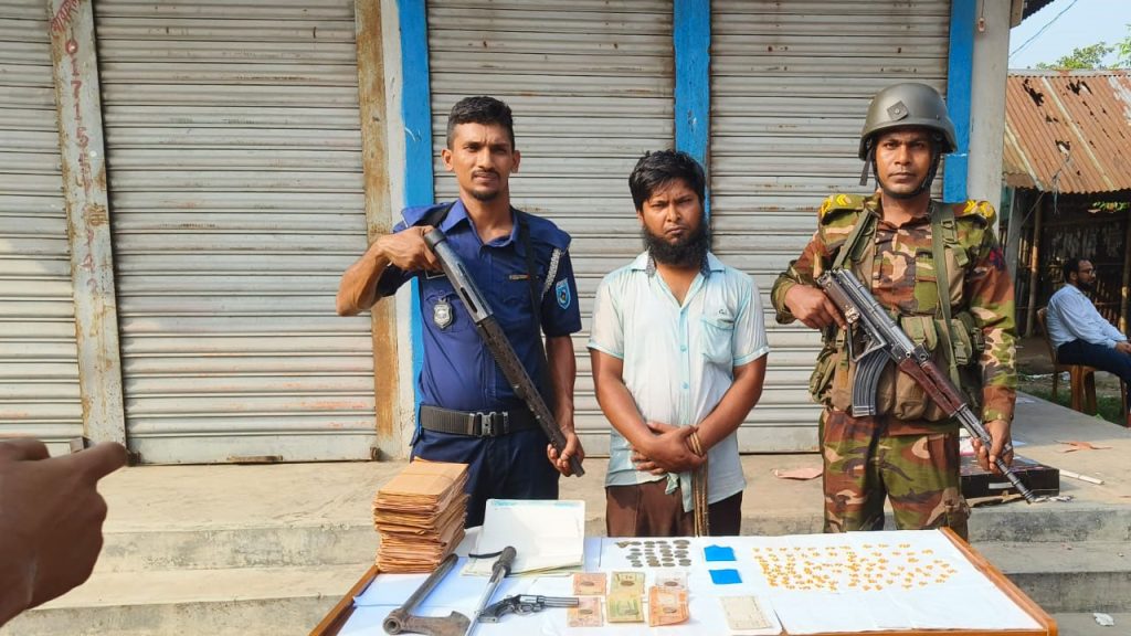 ঠাকুরগাঁওয়ে সেনাবা অভিযানে ৪৭০ পিস ইয়াবা ও পিস্তলসহ যুবক আটক