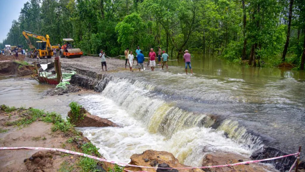 ভারতের উত্তর-পূর্বাঞ্চলে বন্যা পরিস্থিতির অবনতি, ৩৬ জনের মৃত্যু!