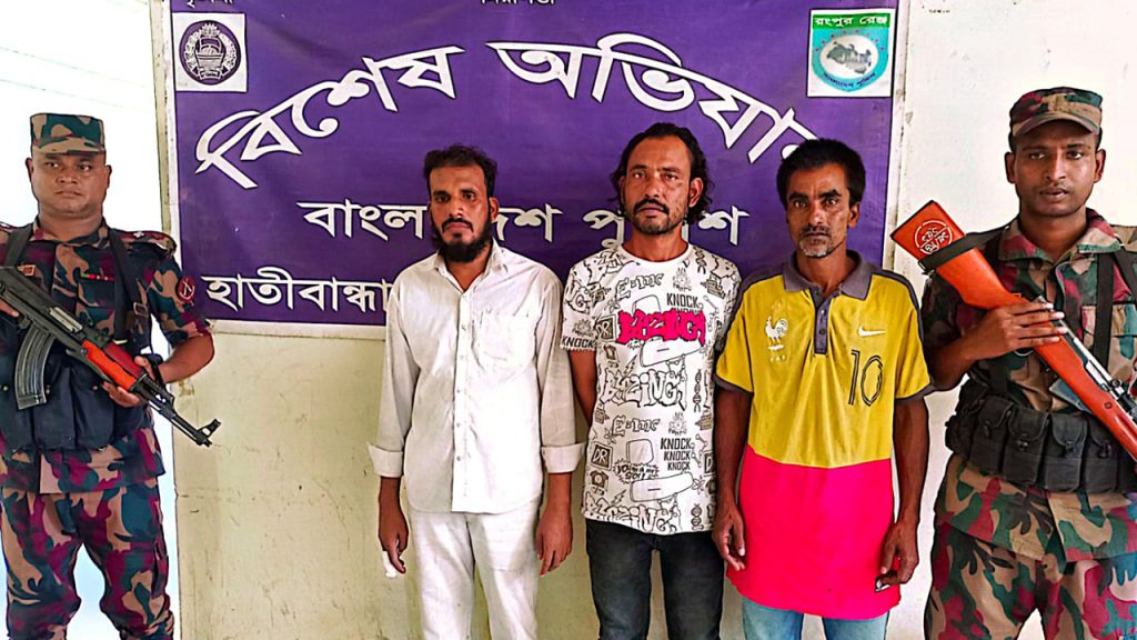 লালমনিরহাটের তিন সীমান্ত দিয়ে পুশ ইনের চেষ্টা, আটক ৩