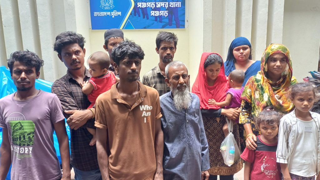 পঞ্চগড় সীমান্তে ভারতের পুশইন, আটক ১৮