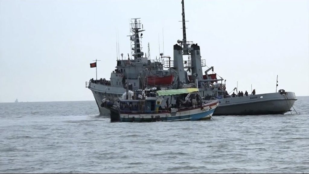 বাংলাদেশের জলসীমায় অনুপ্রবেশ, ট্রলারসহ আটক ৬ শ্রীলঙ্কান জেলে