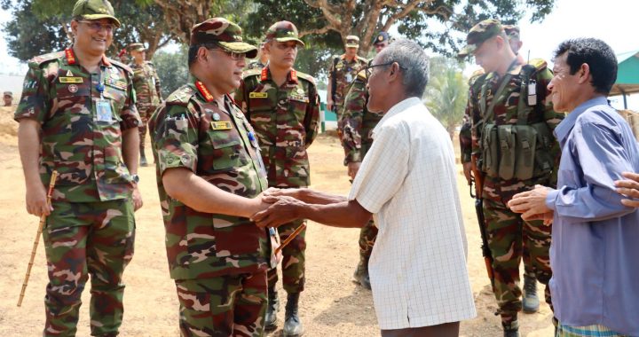 সেনাপ্রধানের উদ্যোগে খাগড়াছড়ির কারিগর পাড়া ও রেজামনি পাড়ায় দিন বদলের হাওয়া