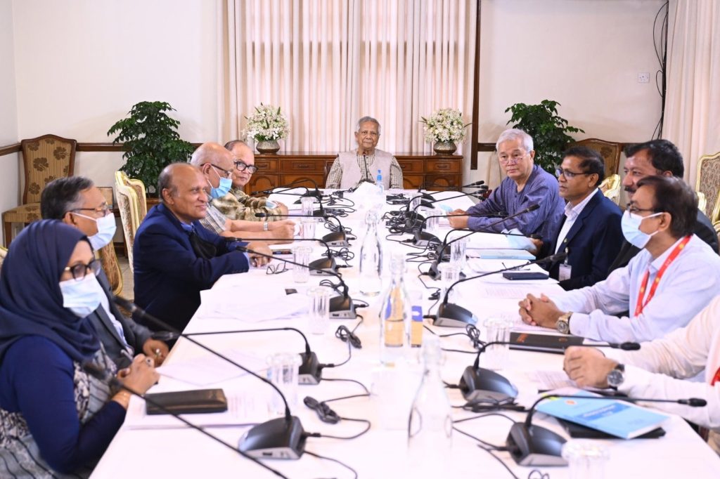 পার্বত্য চট্টগ্রামের একশ স্কুলে ই-লার্নিং চালুর নির্দেশ প্রধান উপদেষ্টার