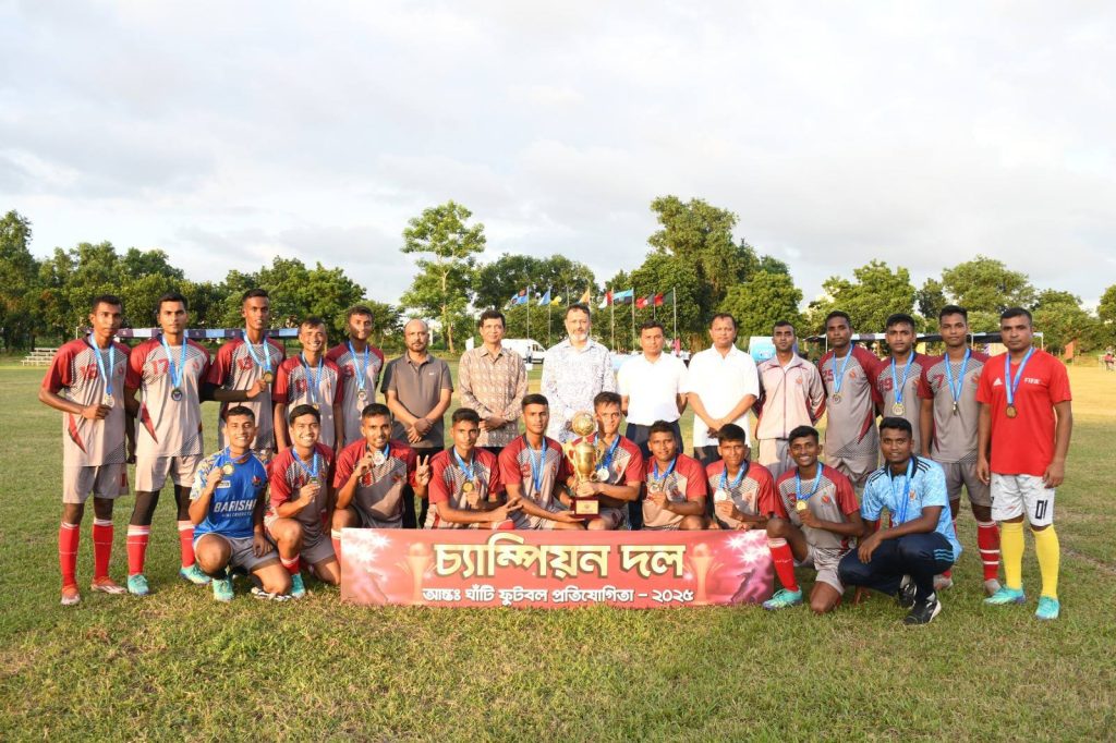 বিমান বাহিনীর আন্তঃঘাঁটি ফুটবল প্রতিযোগিতায় চ্যাম্পিয়ন এ কে খন্দকার ঘাঁটি