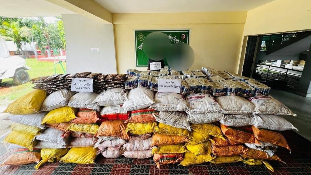 দেশজুড়ে যৌথ বাহিনীর অভিযানে ২৬২ জন গ্রেপ্তার: ১৭টি আগ্নেয়াস্ত্র ও বিপুল মাদক উদ্ধার