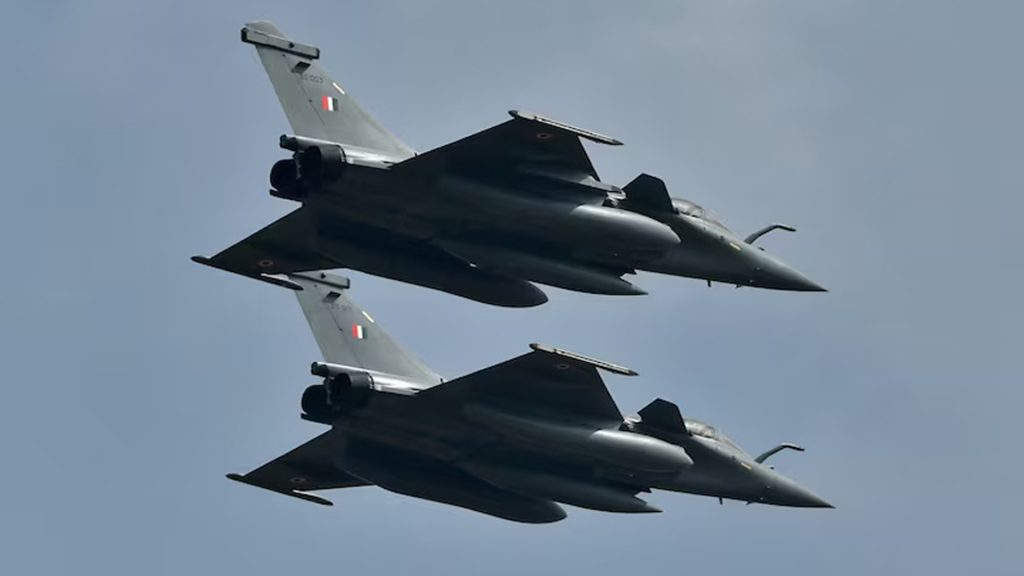 যুদ্ধবিমান হারানোর দায় রাজনৈতিক নেতৃত্বের: ভারতীয় নৌবাহিনীর কর্মকর্তা