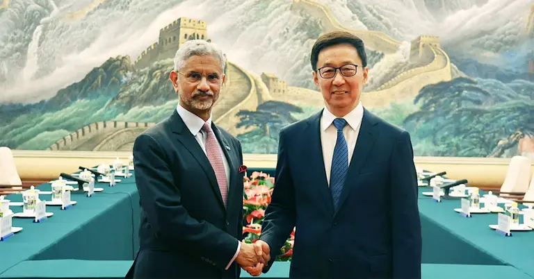 চীন সফরে জয়শঙ্কর: ভারত-চীন সম্পর্ক স্বাভাবিক হলে দুই দেশেরই উপকার