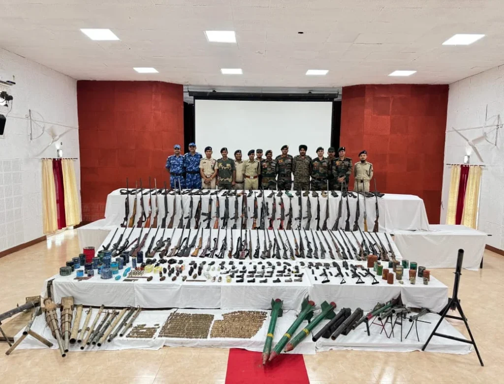মণিপুরের পাহাড়ি জেলাগুলোতে যৌথ অভিযানে বিপুল অস্ত্র-গুলি উদ্ধার