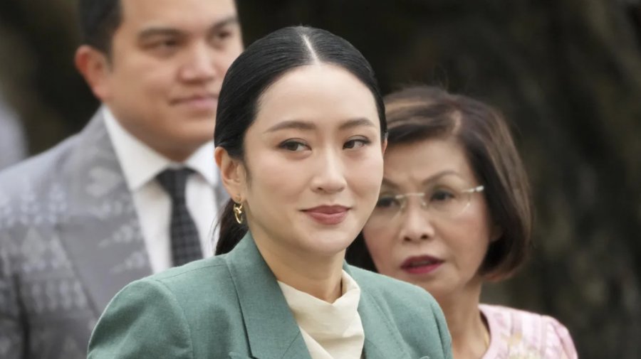 থাইল্যান্ডের প্রধানমন্ত্রী সাময়িক বরখাস্ত