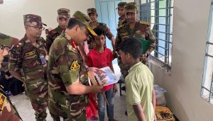 বগুড়ায় সেনাবাহিনী কর্তৃক বিনামূল্যে চিকিৎসা সেবা কার্যক্রম, সেবা পেলেন প্রায় ২ হাজার মানুষ