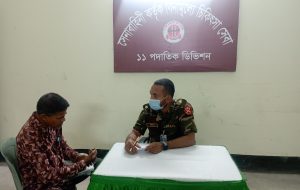 বগুড়ায় সেনাবাহিনী কর্তৃক বিনামূল্যে চিকিৎসা সেবা কার্যক্রম, সেবা পেলেন প্রায় ২ হাজার মানুষ