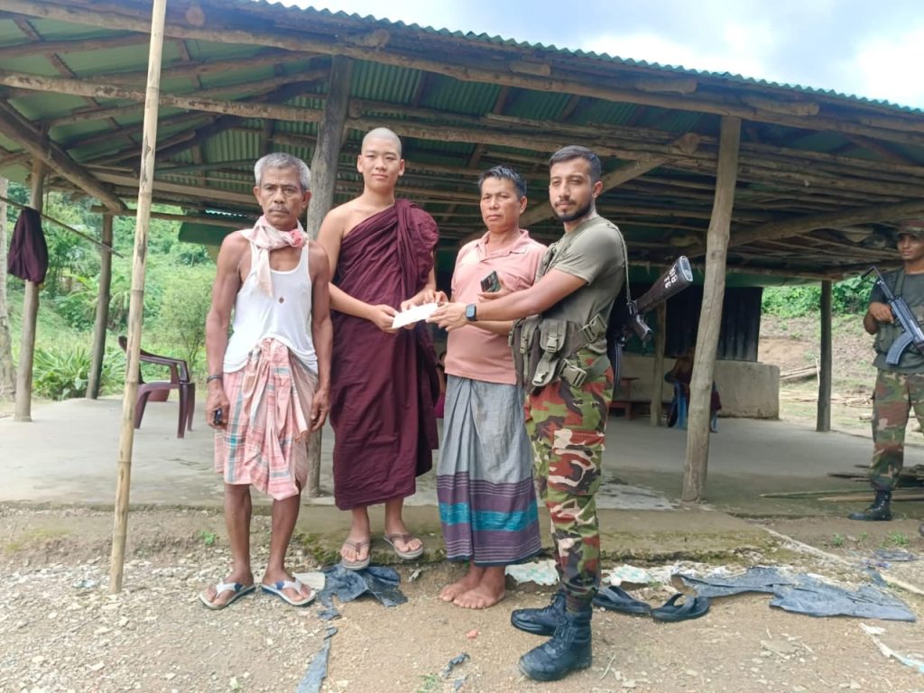 ধর্মীয় সম্প্রীতির উজ্জ্বল দৃষ্টান্ত; আলীকদমে বৌদ্ধবিহারে ভিক্ষু আবাস নির্মাণে আর্থিক সহায়তা সেনাবাহিনীর