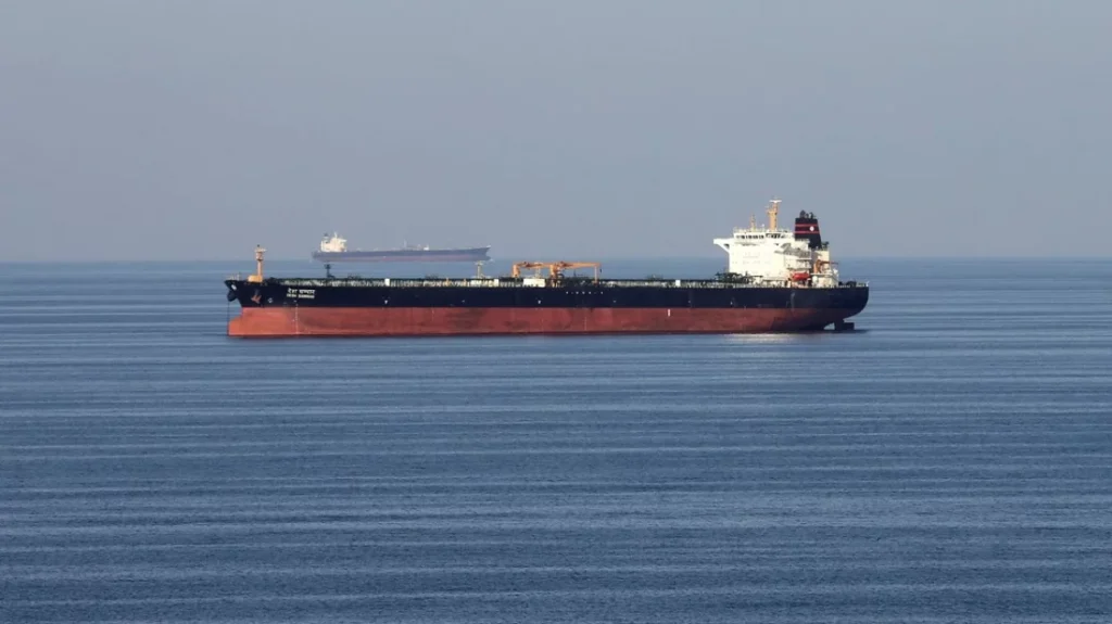 ২০ লাখ লিটার জ্বালানি পাচারের অভিযোগে বিদেশি ট্যাংকার আটক করল ইরান