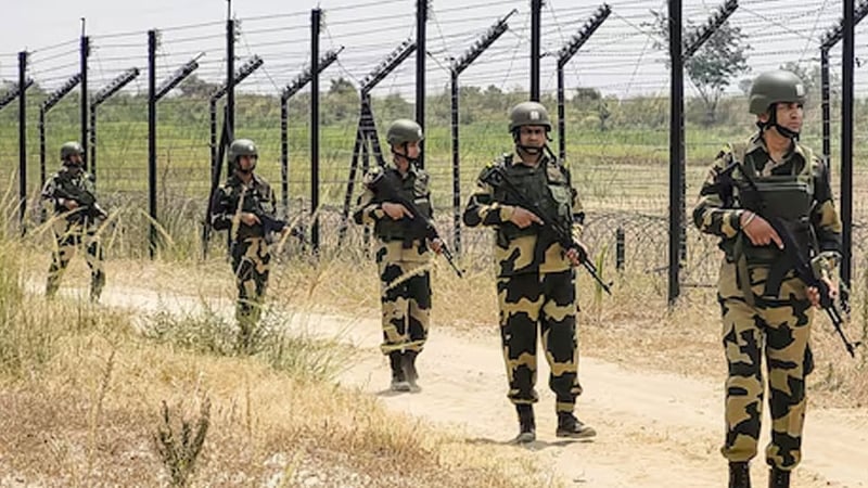 বাংলাদেশ সীমান্তে নজরদারি বাড়াতে বডি ক্যামেরা পাচ্ছে বিএসএফ