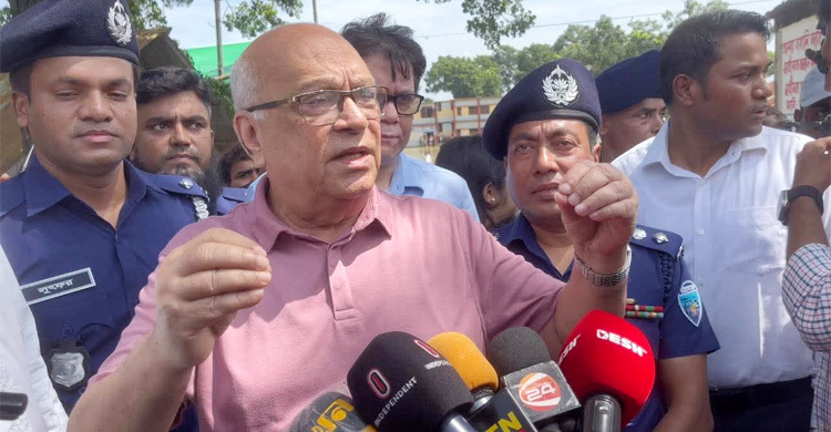 ফেনীতে বাঁধ নির্মাণ প্রকল্প সেনাবাহিনীকে দেওয়ার কথা ভাবছে সরকার- উপদেষ্টা ফারুক ই আজম