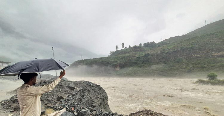 বন্যা-ভূমিধসে বিপর্যস্ত ভারতের হিমাচল, ৫১ জনের মৃত্যু