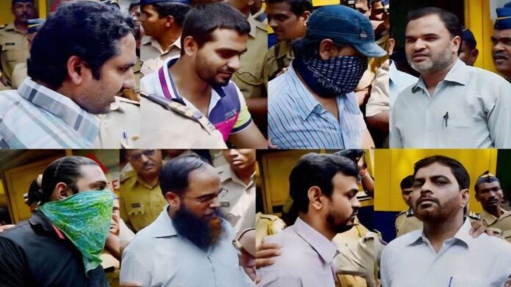 মুম্বাইয়ে ট্রেনে বিস্ফোরণ: ১৮ বছর জেল খাটার পর ১২ মুসলিমকে বেকসুর খালাস দিলো আদালত