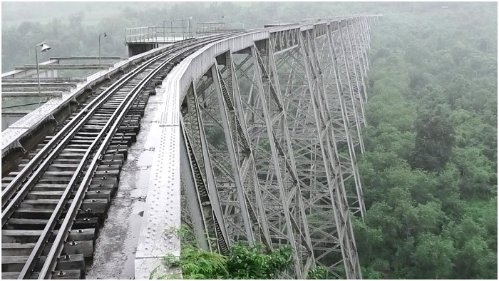 মিয়ানমারে ঐতিহাসিক রেলসেতু উড়িয়ে দিলো বিদ্রোহীরা
