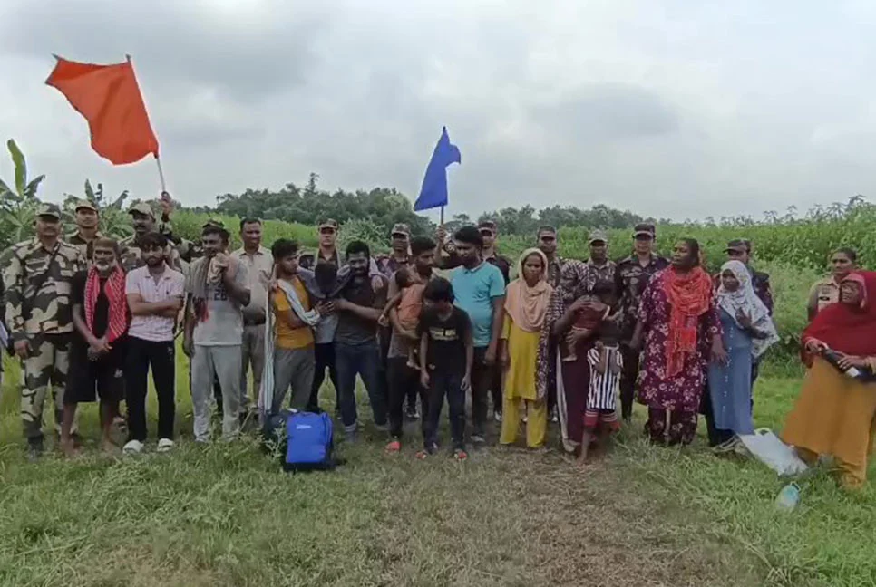 মুজিবনগর সীমান্ত দিয়ে ১৭ বাংলাদেশিকে বিজিবির কাছে হস্তান্তর করলো বিএসএফ