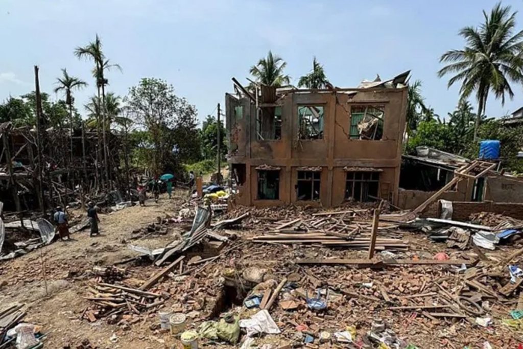 রাখাইনে দুর্ভিক্ষের আশঙ্কা, খাদ্য সংকটে মৃত্যু ও আত্মহত্যা