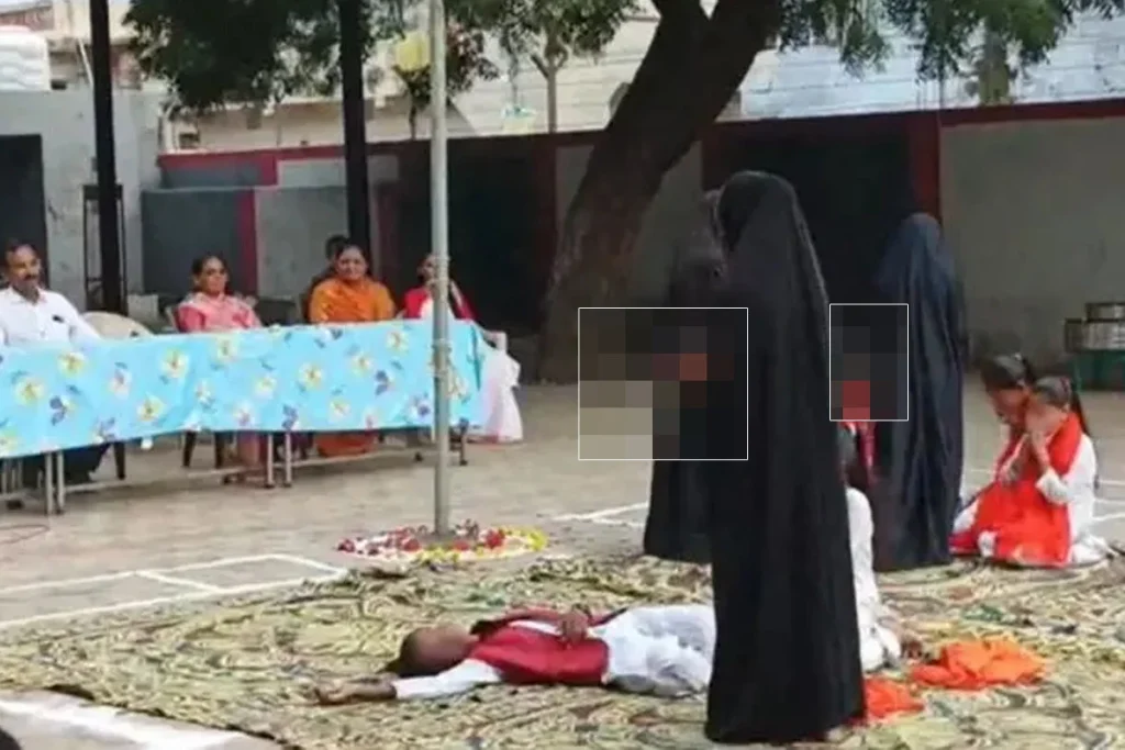 গুজরাটে স্কুলের অনুষ্ঠানে বোরকা পরা ছাত্রীদের ‘সন্ত্রাসী’ রূপে উপস্থাপন, তীব্র সমালোচনা